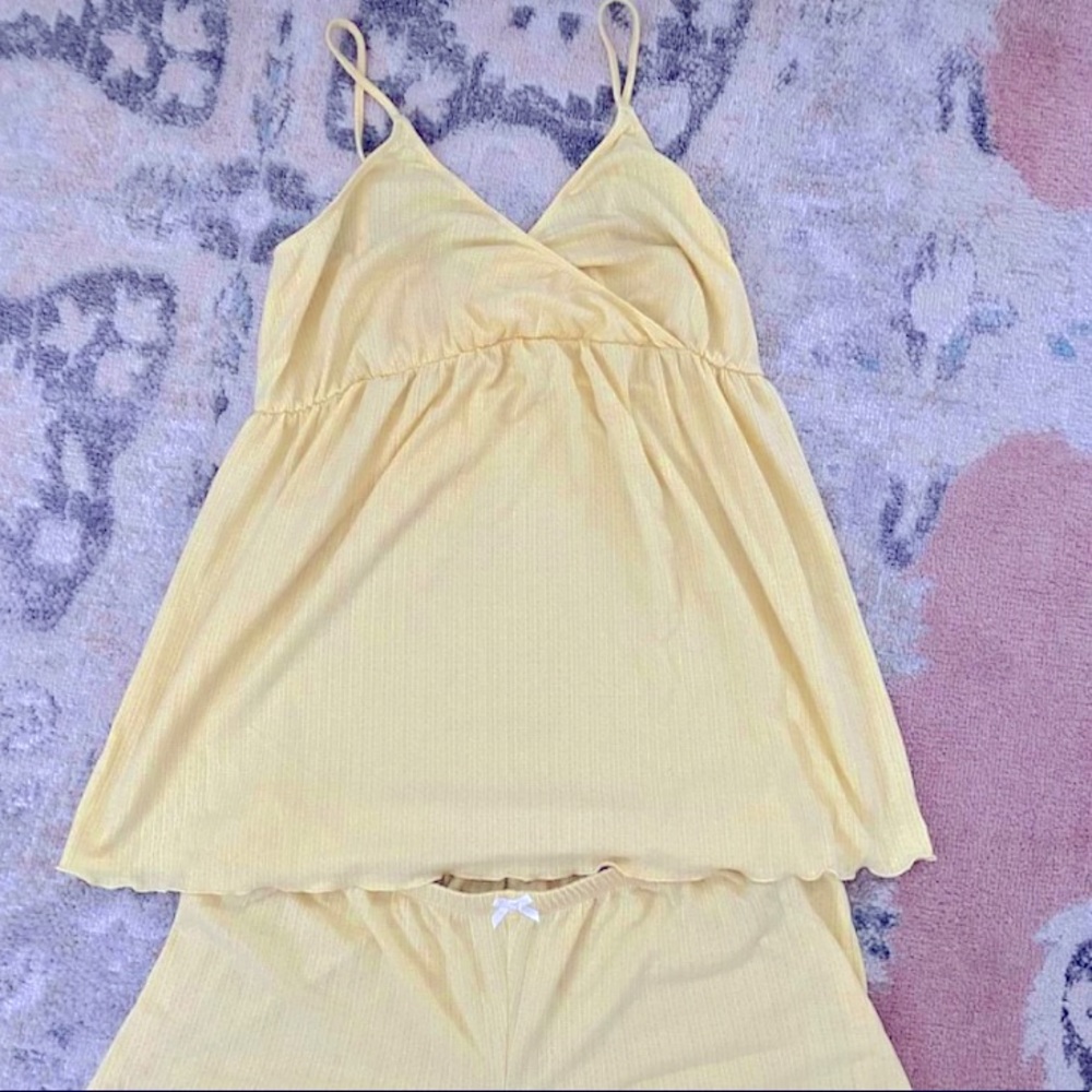 Maternity pajamas - yellow - medium.